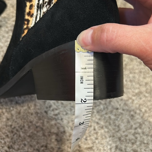 CROWN VINTAGE Tolana black suede animal print ankle booties size 8.5 - Picture 13 of 16